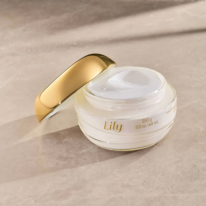 Crema Hidratante Corporal Satinada LILY 250gr